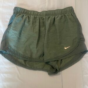 Women’s Nike lined dri fit shorts size large.
